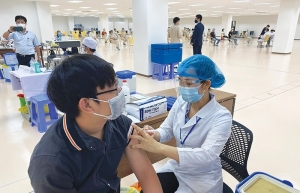 Global tie-ups speed up vaccine use