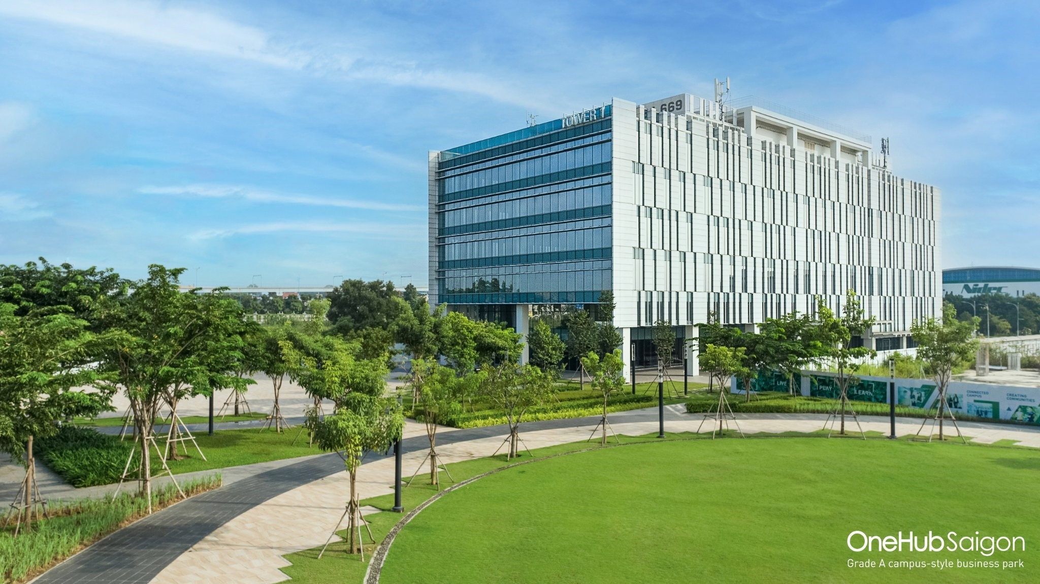 OneHub Saigon offers ideal office destination for new tech firms