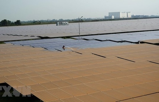 Firms advised to stay cautious despite US’s tariffs exemption on solar panels