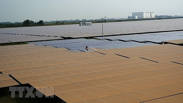 Firms advised to stay cautious despite US’s tariffs exemption on solar panels