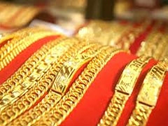 gold stands near vnd379 million