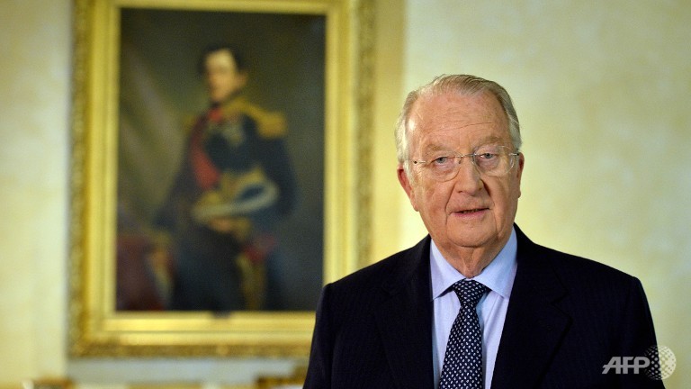 belgiums king albert ii announces abdication