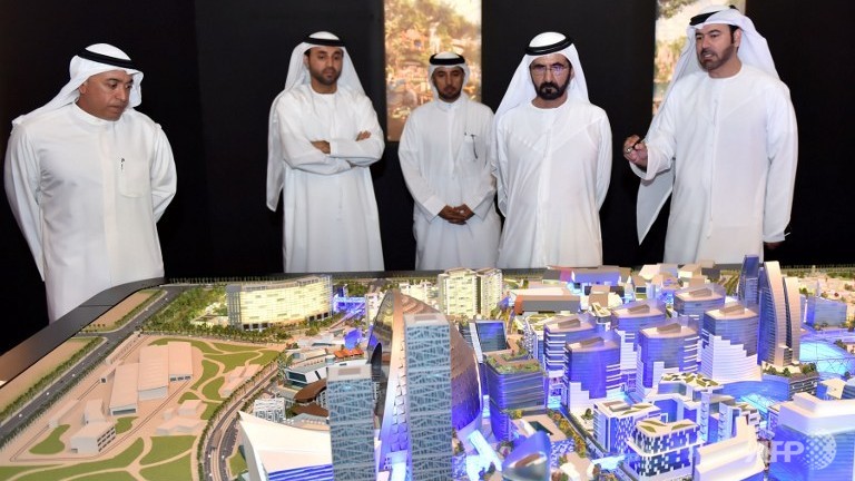 dubai to build climate controlled city largest mall