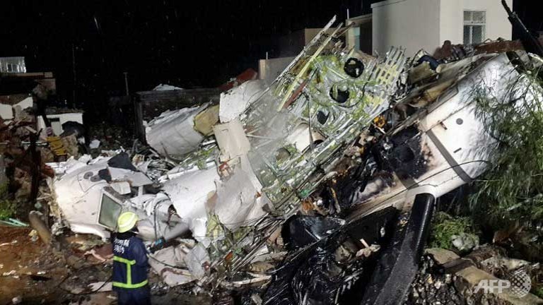 at least 42 killed in taiwan plane crash