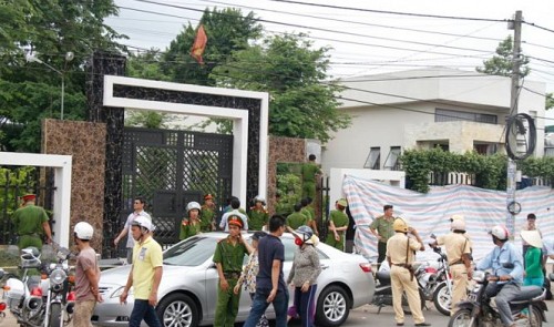 Six in wood magnate family have throats cut in massacre in southern Vietnam