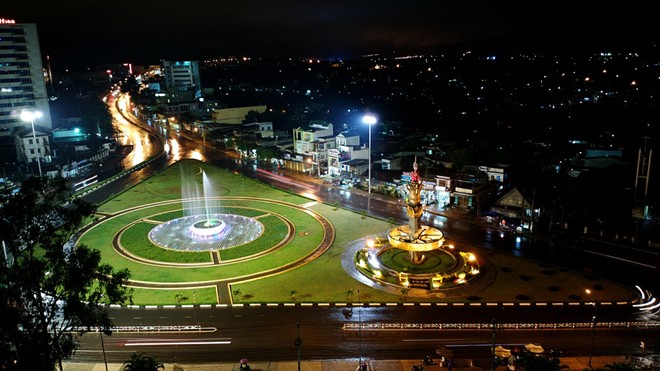 10 gorgeous cities at night in Vietnam