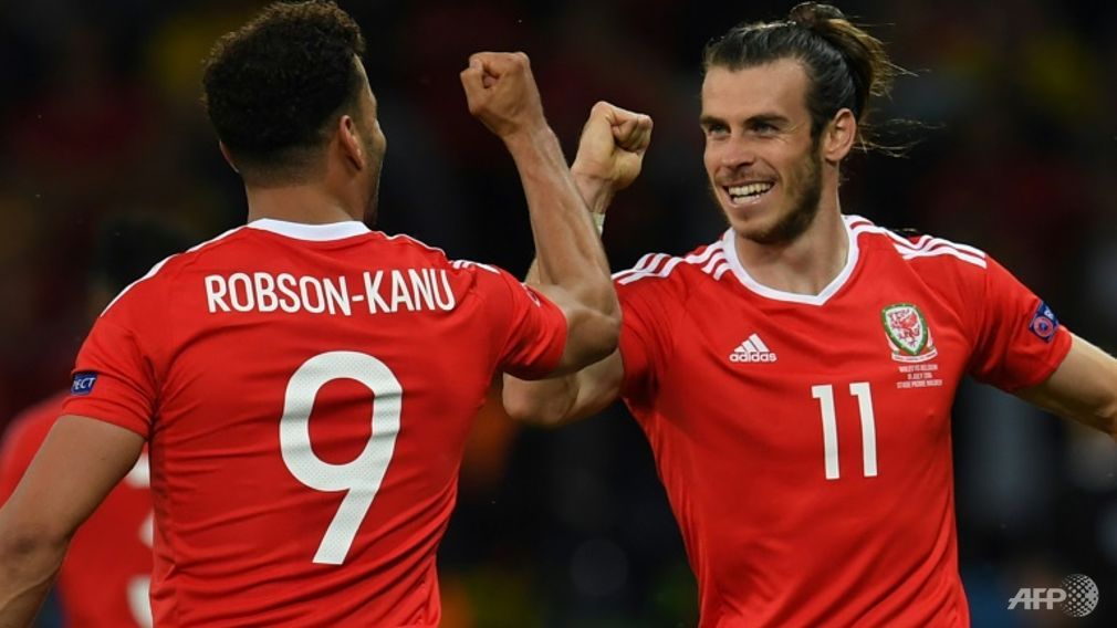 robson kanu fires wales to historic semi final