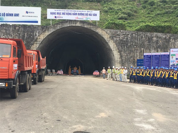 expansion of hai van tunnel no 2 safe investor