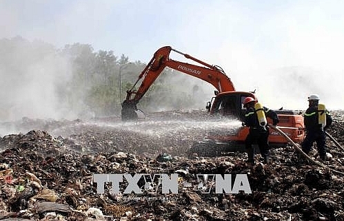 dozens affected by landfill fire in nghe an