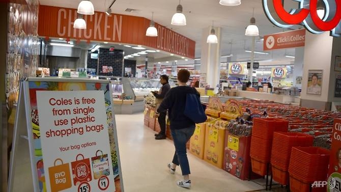 bag rage as australia supermarkets impose plastic ban