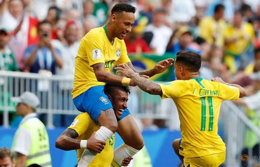 World Cup Neymar Shines As Brazil Beat Mexico 2 0 To Reach Quarter Finals