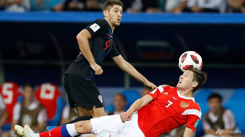 world cup croatia beat russia on penalties to set up england semi final