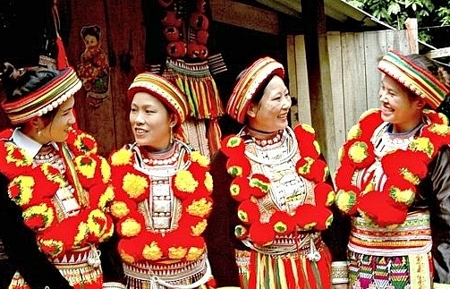 The art of the Red Dao people’s costume decoration