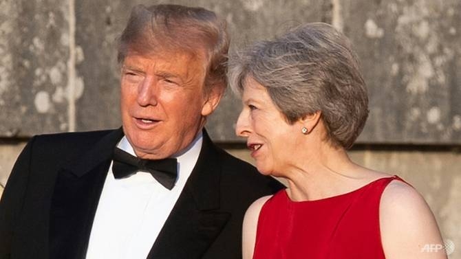 trump blasts mays brexit strategy on uk visit