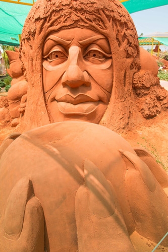 vietnams first sand sculpture park opens in phan thiet