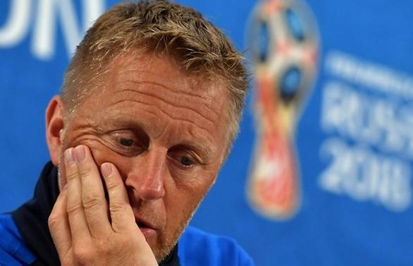 Iceland's World Cup coach Hallgrimsson steps down