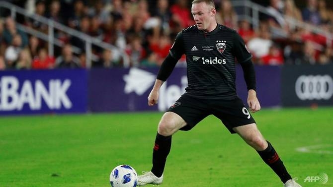 rooney scores first dc united goal before breaking nose