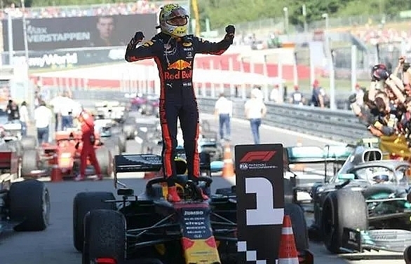 Verstappen retains Austria win after stewards' investigation