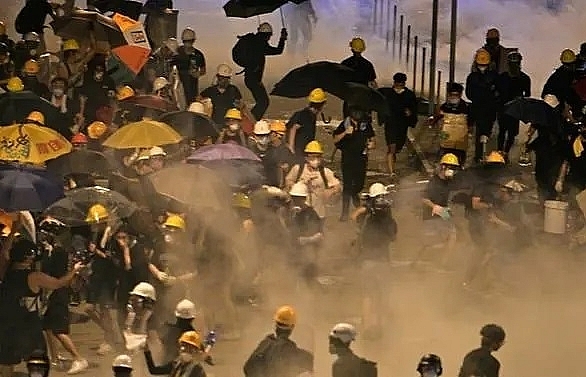 Asian markets stutter after rally, Hong Kong brushes off protests