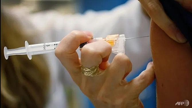 uk offers hpv vaccines to boys aims to stop 100000 cancer cases