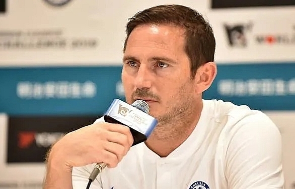 Lampard 'won't look backwards' as he takes over Chelsea