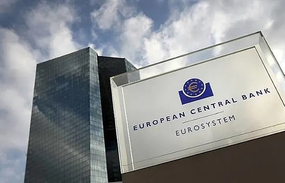 ECB set to sketch path for new stimulus