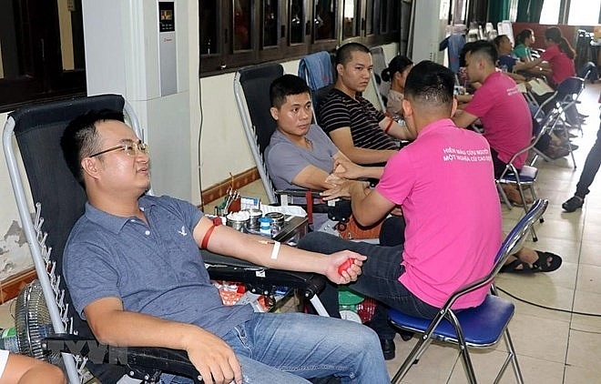 red journey blood donation campaign reaches hanoi