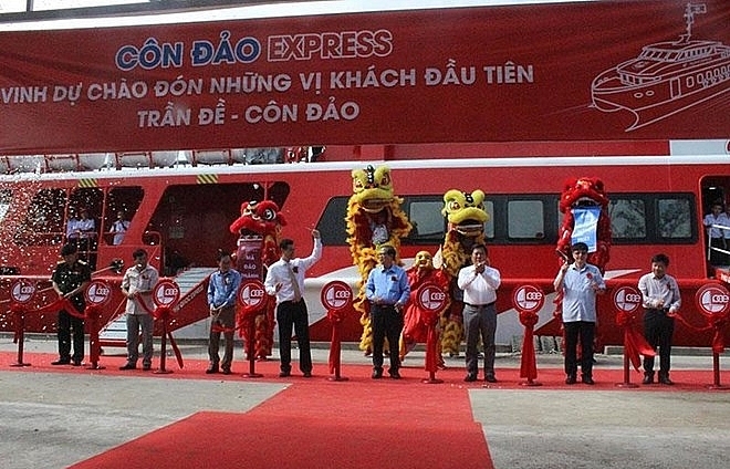 Vietnam’s largest twin-body speedboat launched from Soc Trang to Con Dao
