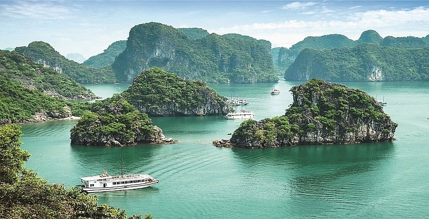 ha long bay sightseeing ticket fares down by half for cruise tourists