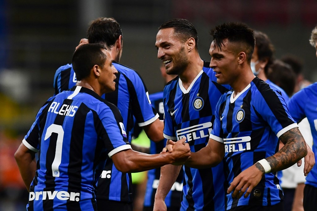 inter move second close in on champions league with torino win