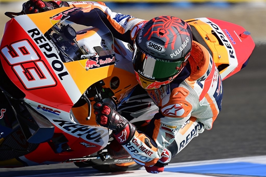 marquez chases seventh motogp title as rossi hopes to prolong career