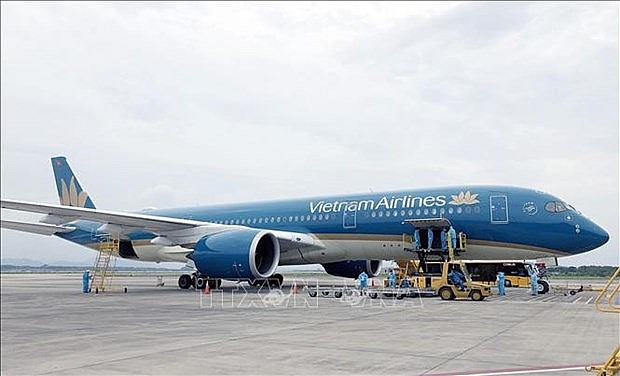 vietnam airlines to resume flights between van don and da nang