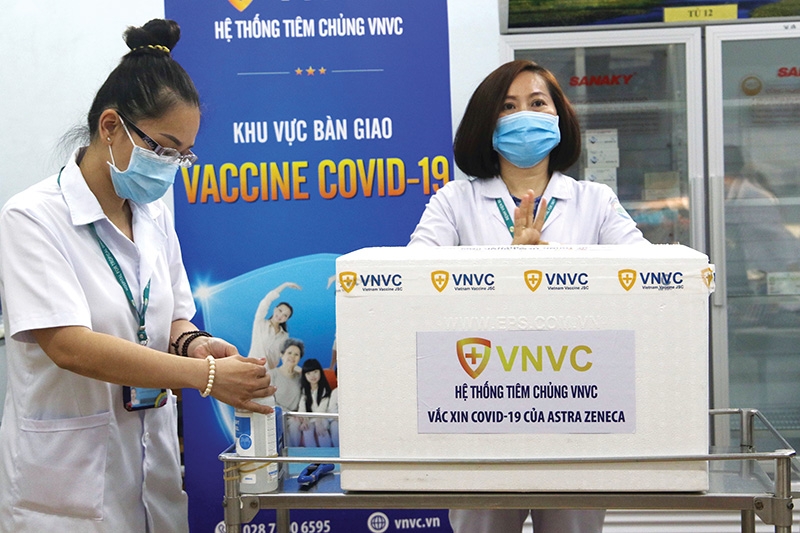 VNVC was the first company in Vietnam to build super-cold storage for incoming COVID-19 vaccines, Photo Le Toan
