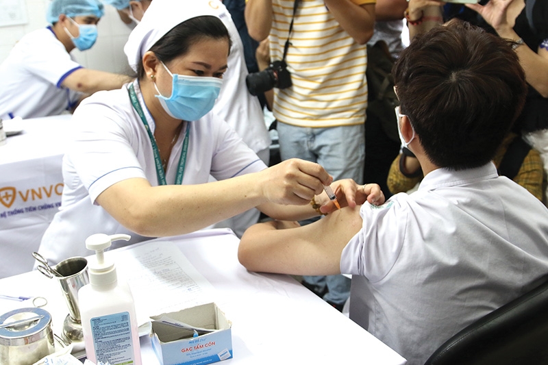 Vietnam has secured commitments to receive 105 million vaccine doses, Photo Le Toan
