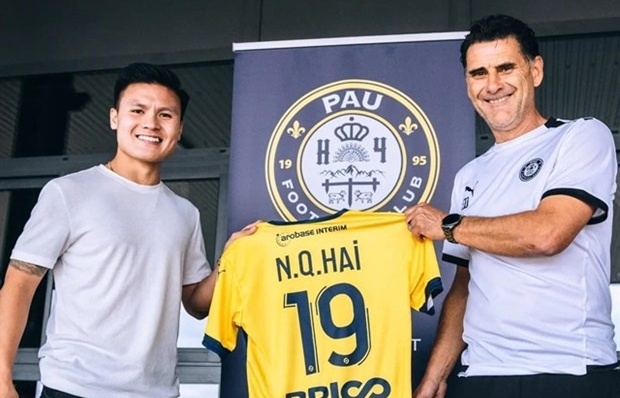 Quang Hai signs two-year deal with French side Pau FC