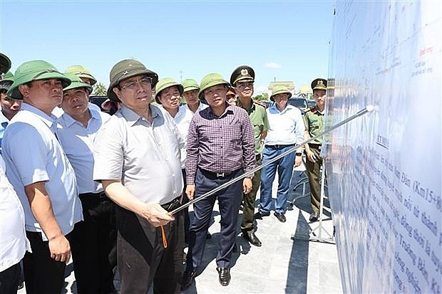 PM makes field trips to key projects in Nghe An province