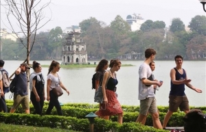 Vietnam welcomes over 954,000 foreign tourists this year