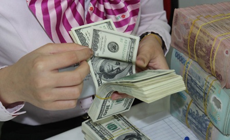 hcm city remittances reach 24b ahead of peak season