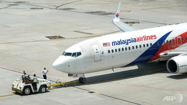 malaysia airlines to slash 6000 jobs under rescue plan