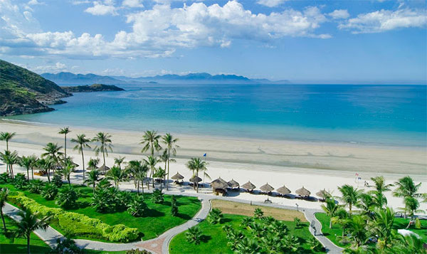 nhat le among top 10 most attractive beaches in vietnam