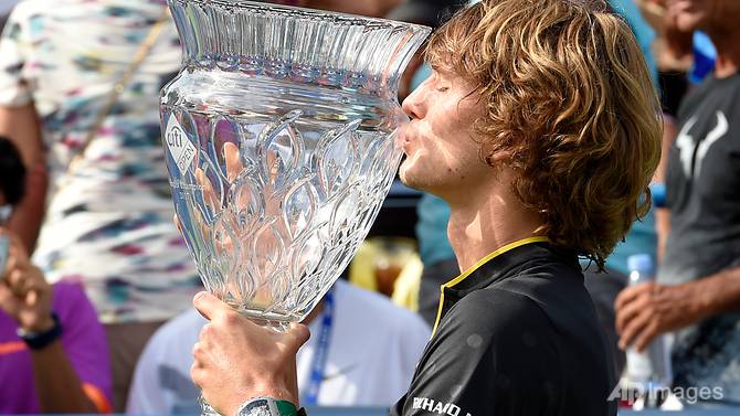 sizzling zverev takes fourth title of the year