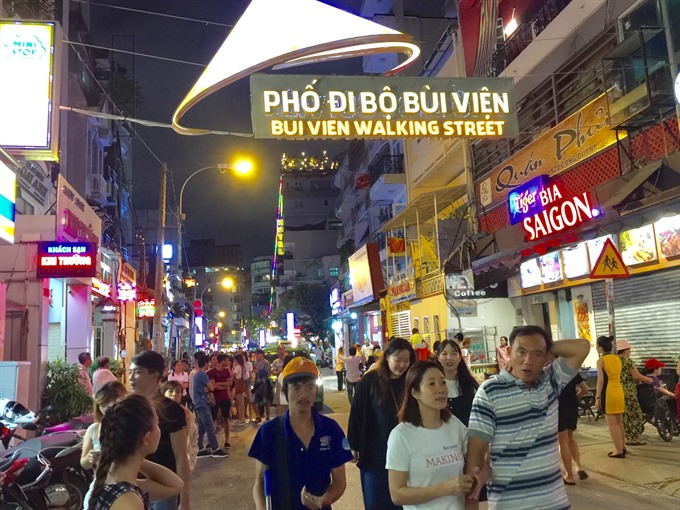 bui vien pedestrian street opens for tourists