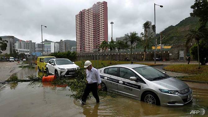 10 dead as typhoon smashes into macau hk and south china