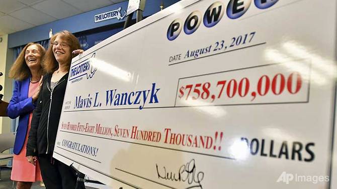 mother wins us 7587m in record single us jackpot quits job