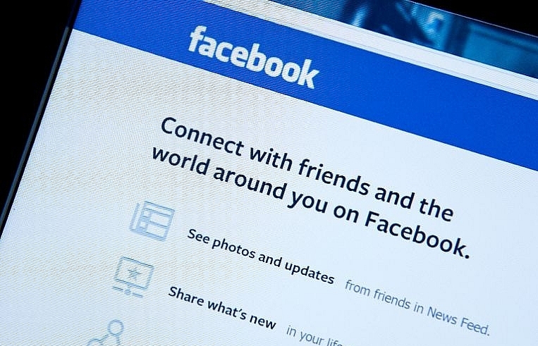 Facebook in talks with banks to share customer details, expand customer service