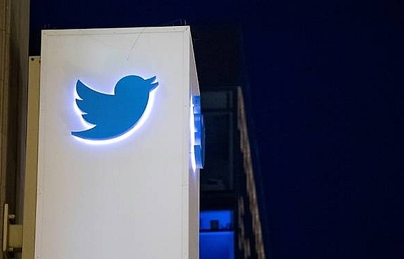 French court orders Twitter to change smallprint after privacy case