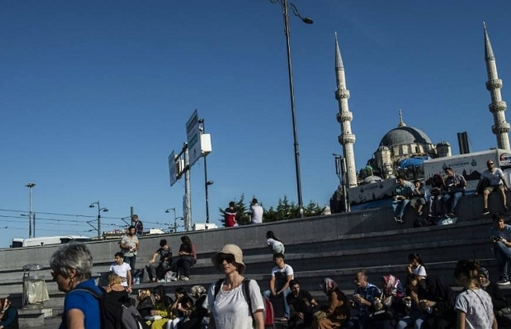 Foreign tourists get surprise bonanza from Turkey woes