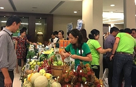 Hanoi launches website on safe farm produce
