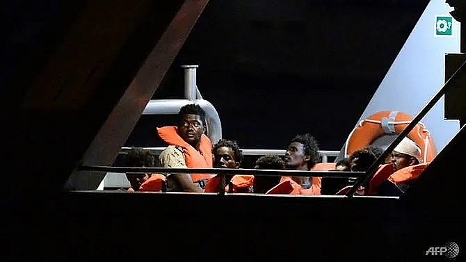 italy to release stranded migrants after eu deal reached