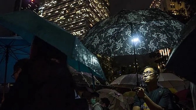 hong kong financial workers stage flash protest